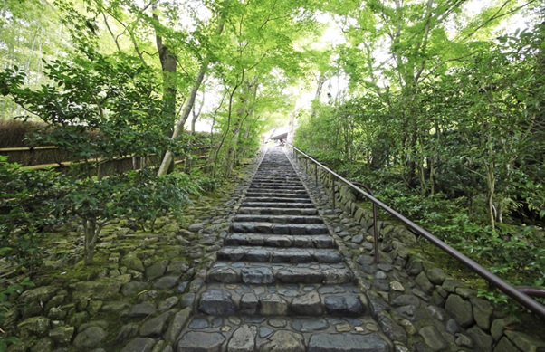 しっとり着物デートにおすすめ！鈴虫寺【きものレンタル夢京都祇園店】